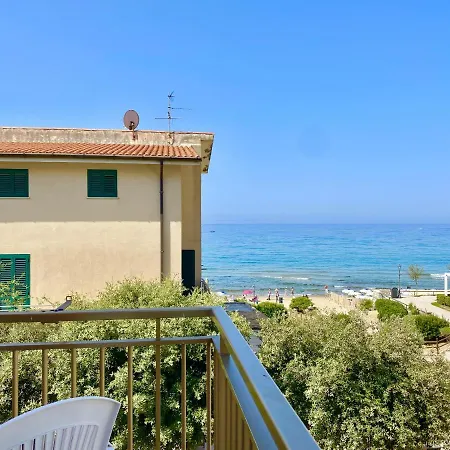Holidaycasa Chris - Fronte Mare Vista Mare Apartment Sperlonga
