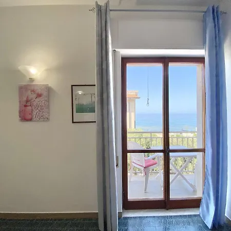 Holidaycasa Chris - Fronte Mare Vista Mare Apartment Sperlonga