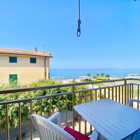 Holidaycasa Chris - Fronte Mare Vista Mare Apartment