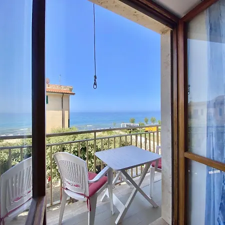 Apartment Holidaycasa Chris - Fronte Mare Vista Mare