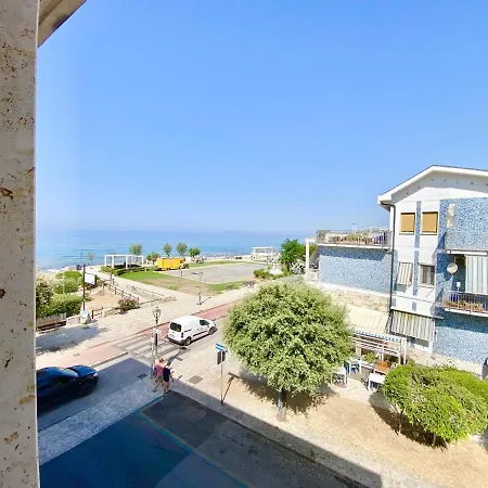 Apartment Holidaycasa Chris - Fronte Mare Vista Mare *