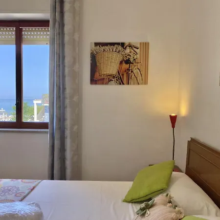 Holidaycasa Chris - Fronte Mare Vista Mare Apartment *